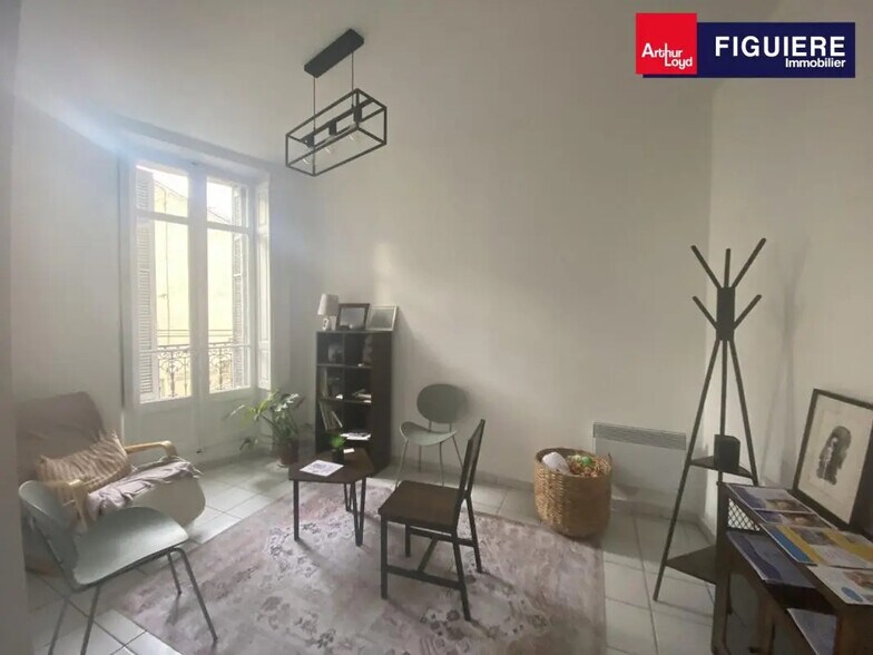 Office in Salon-de-Provence for lease - Interior Photo - Image 2 of 8