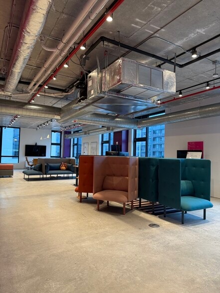 222 NW 24th St, Miami, FL for lease - Interior Photo - Image 2 of 8