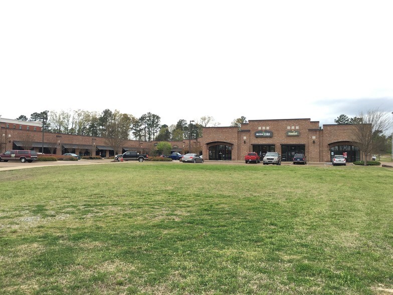 2631 Mclngvale Rd, Hernando, MS 38632