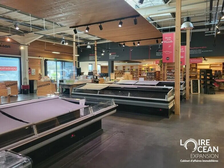 Retail in Pornic for lease - Building Photo - Image 3 of 7