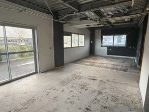 Office in Vourles for lease Interior Photo- Image 2 of 6