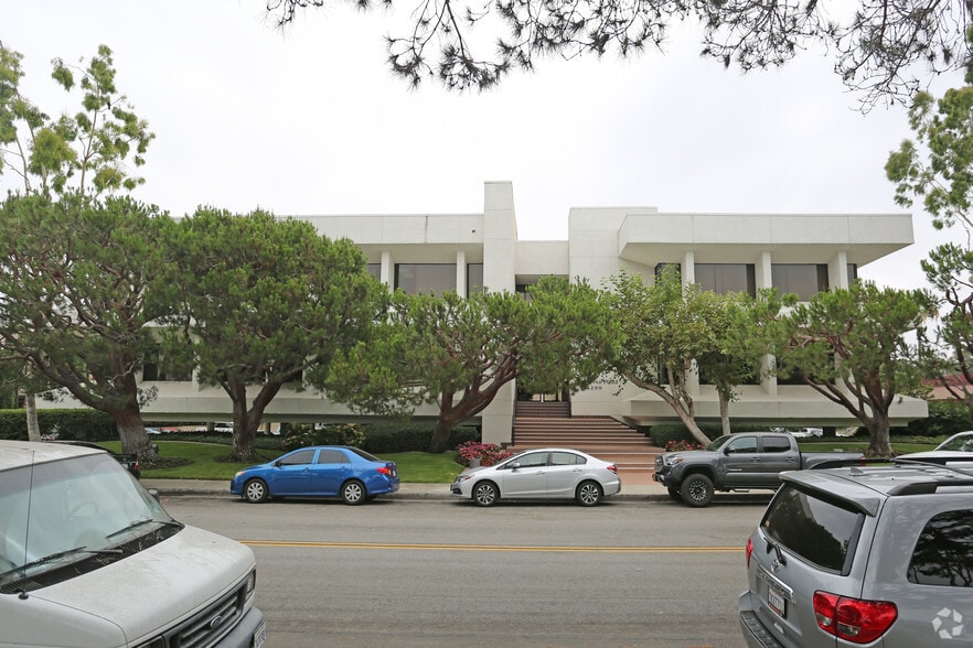 4299 MacArthur Blvd, Newport Beach, CA for lease - Building Photo - Image 2 of 3