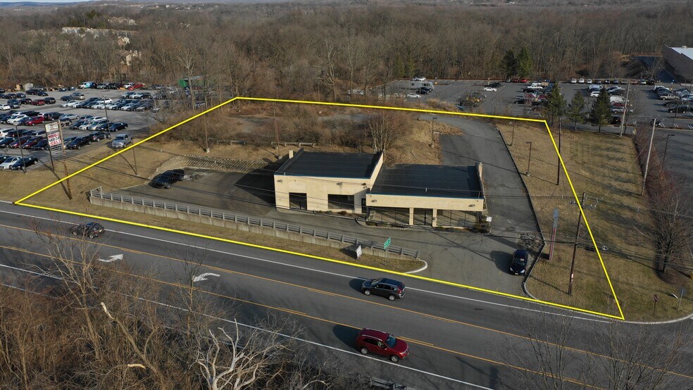 30 Hampton House Rd, Newton, NJ 07860