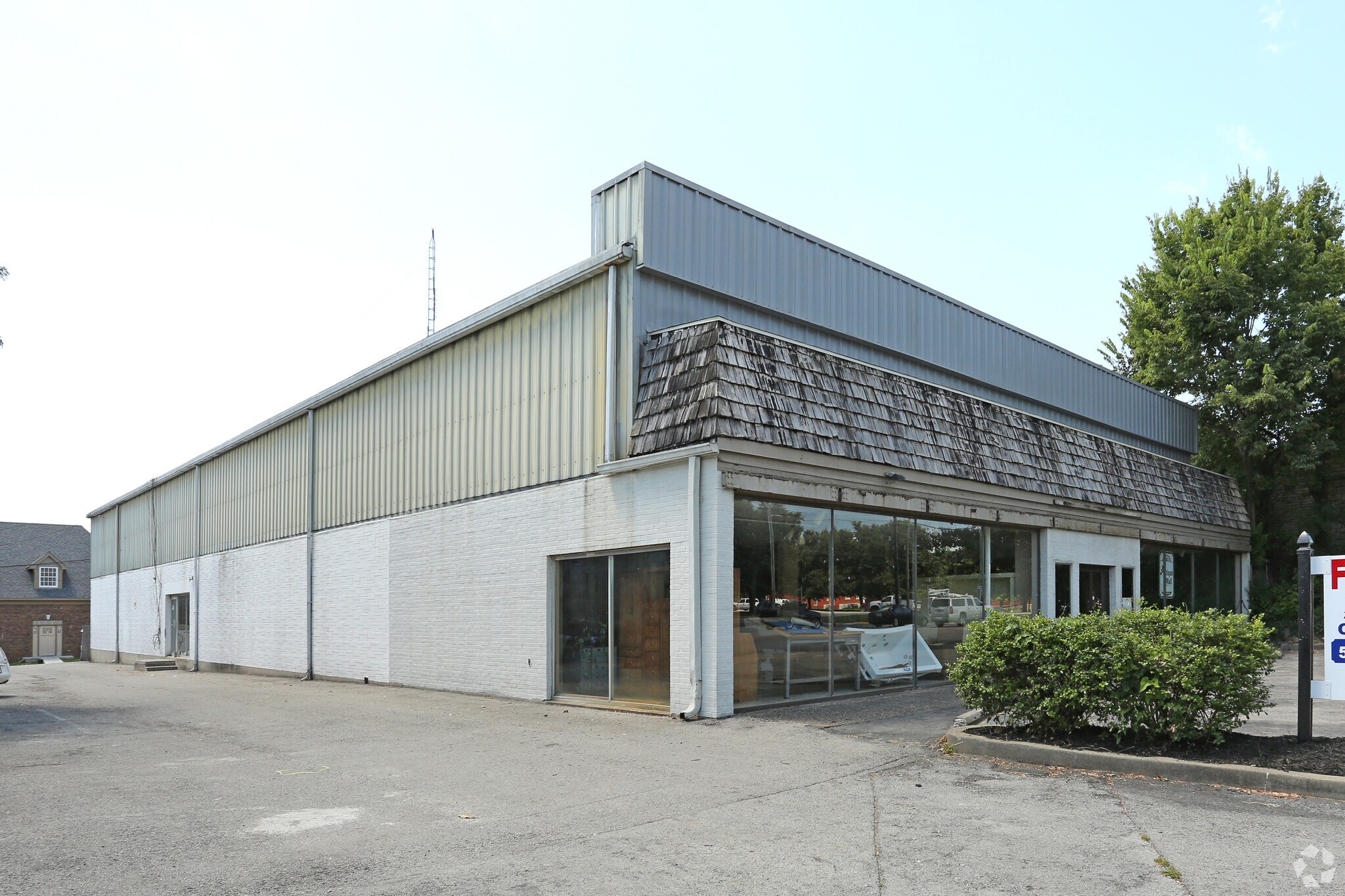 213 W Stephen Foster Ave, Bardstown, KY for sale Primary Photo- Image 1 of 1