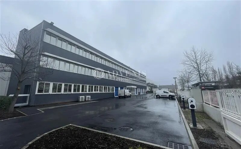 Industrial in Le Blanc-Mesnil for lease - Building Photo - Image 3 of 12