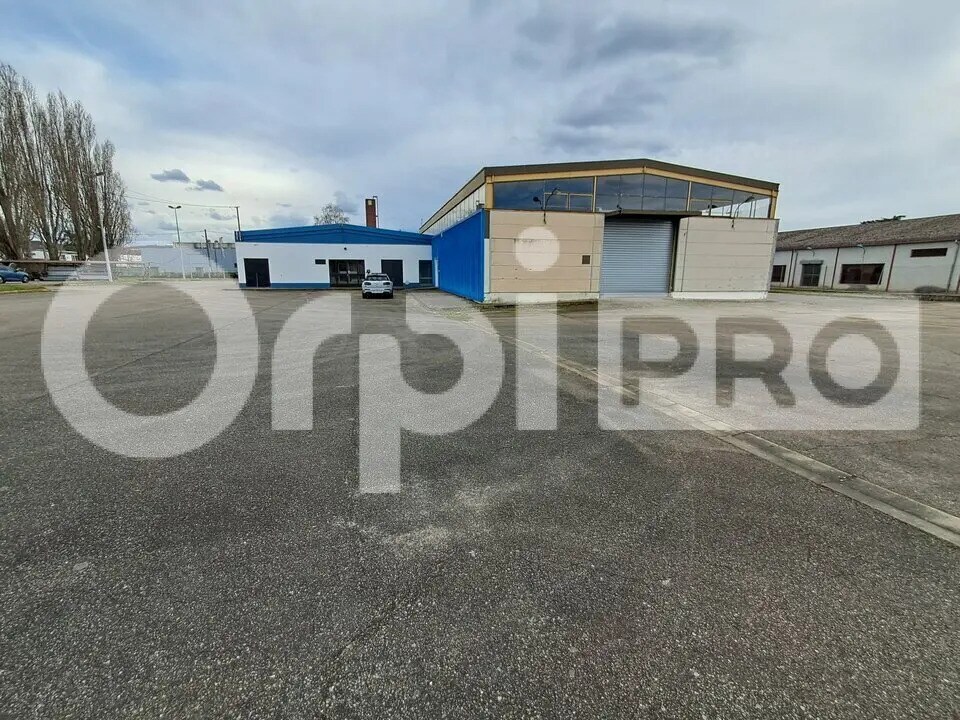 Flex in Montluçon for lease Building Photo- Image 1 of 8