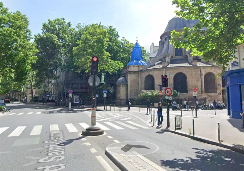 Retail in Paris for lease - Building Photo - Image 2 of 5