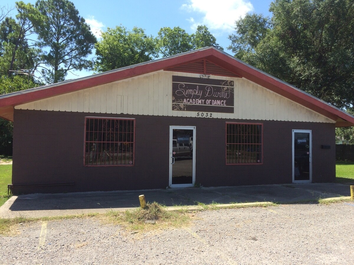 5032 Poydras Bayou Dr, Port Allen, LA for sale Primary Photo- Image 1 of 1