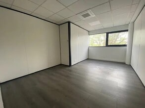 8 Rue Des Campanules, Lognes for lease Interior Photo- Image 2 of 4