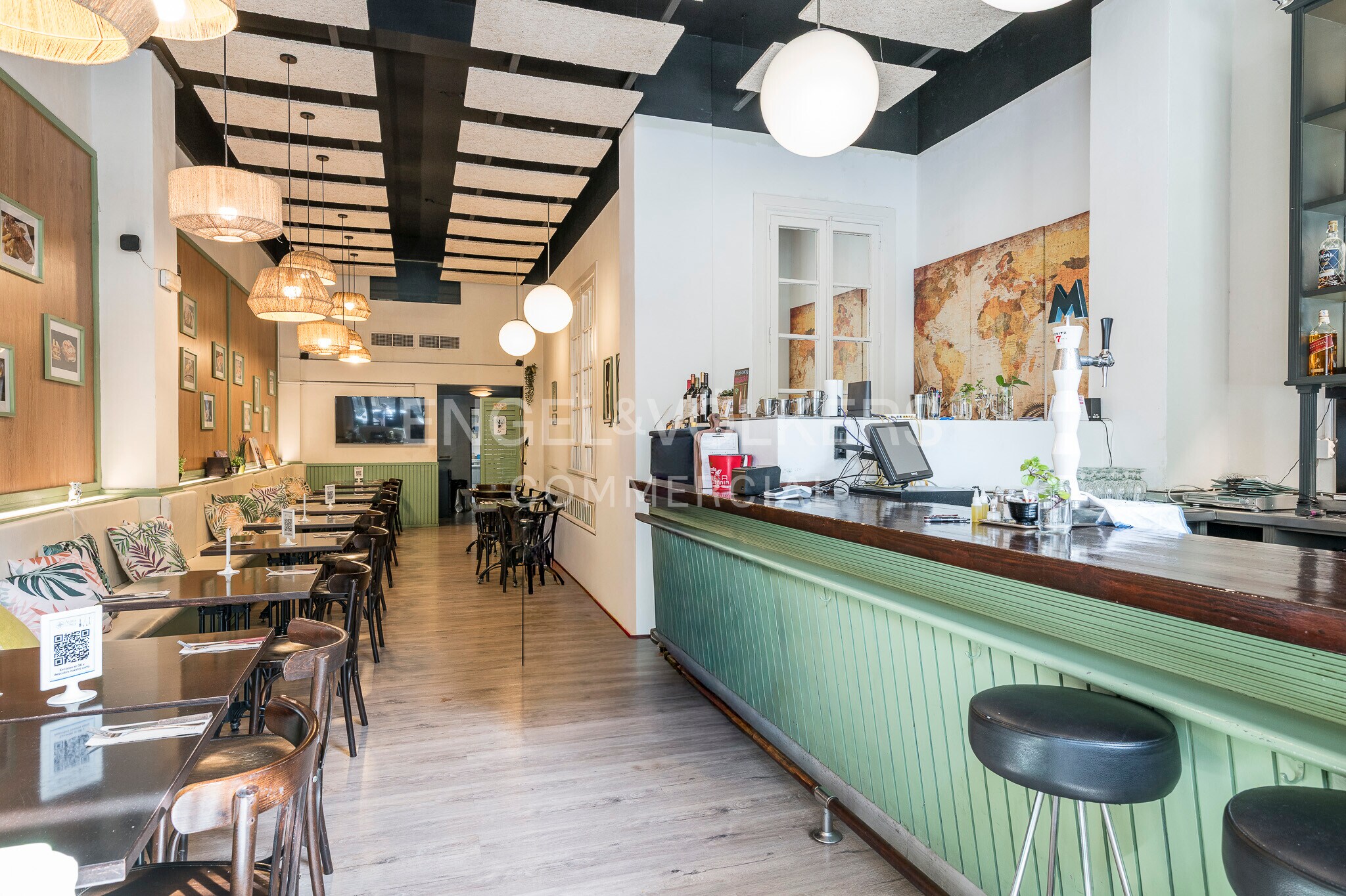 Retail in Barcelona, Barcelona for lease Interior Photo- Image 1 of 14