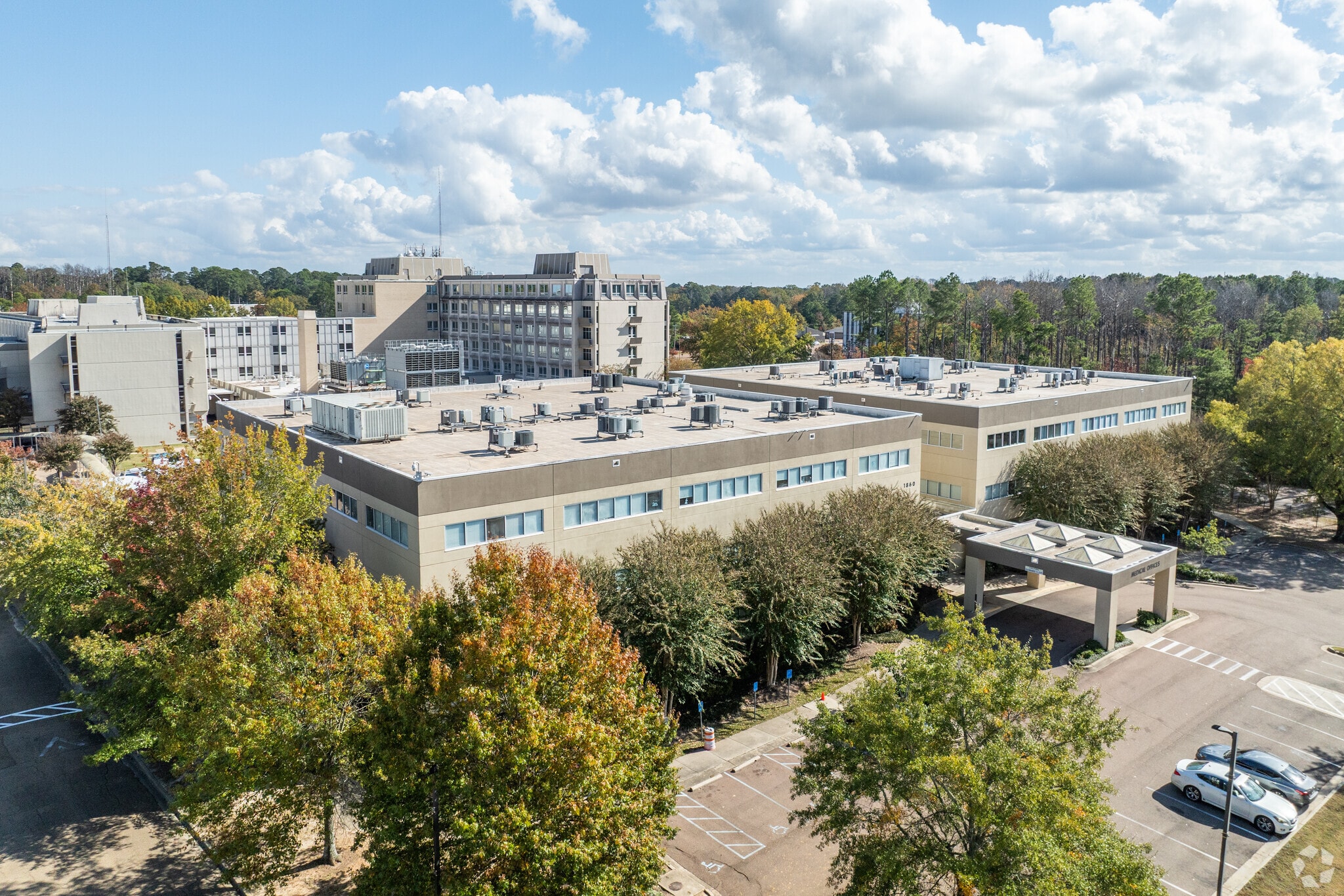 1860 Chadwick Dr, Jackson, MS for lease Primary Photo- Image 1 of 6