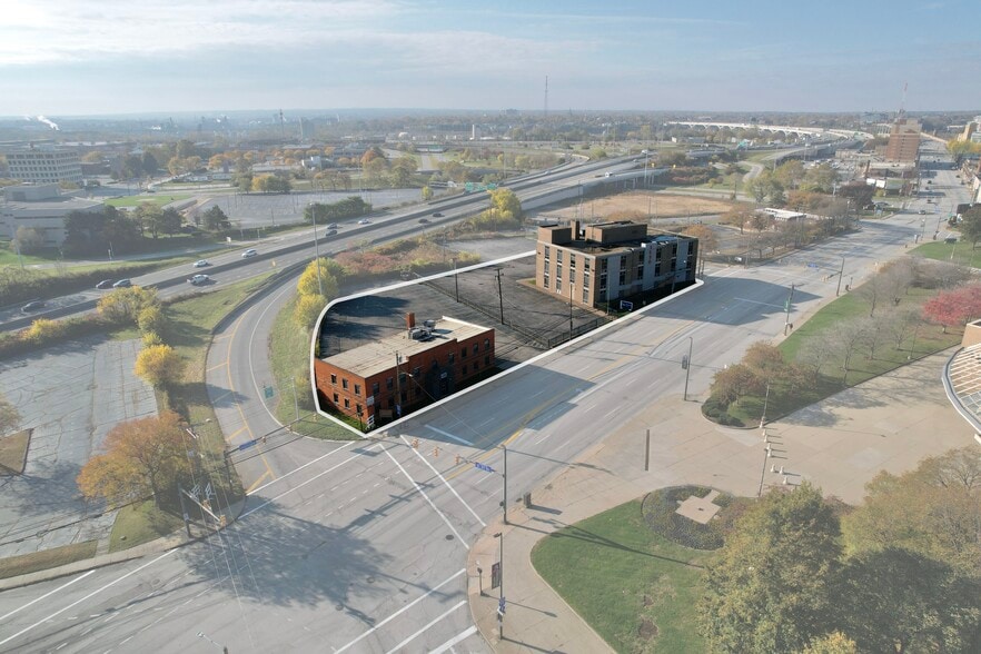 1910 Carnegie Ave, Cleveland, OH for sale - Building Photo - Image 2 of 3