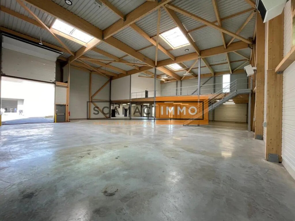 Location Entrepôt 786 m² à 803 m² - Photo 1