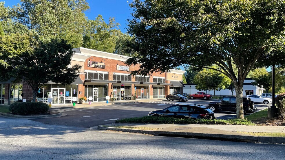 11255 Woodstock Rd, Roswell, GA 30075