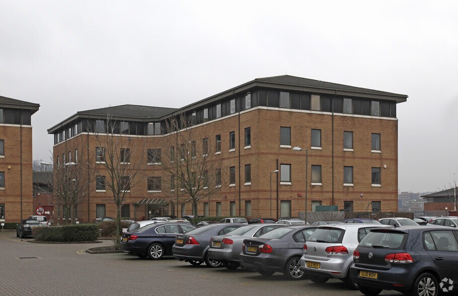 Sir Thomas Longley Rd, Rochester, ME2 4FA Ashford House