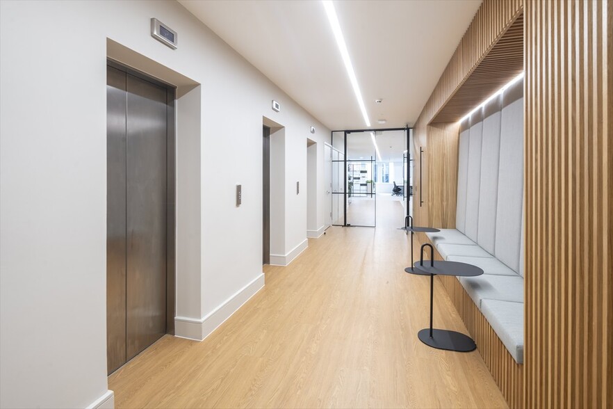 77-78 Gracechurch St, London for lease - Interior Photo - Image 2 of 13