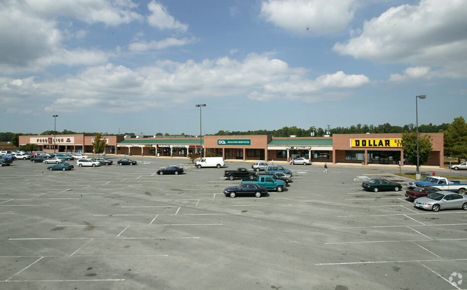 4665-4719 Richmond Rd, Warsaw, VA for lease - Building Photo - Image 2 of 6