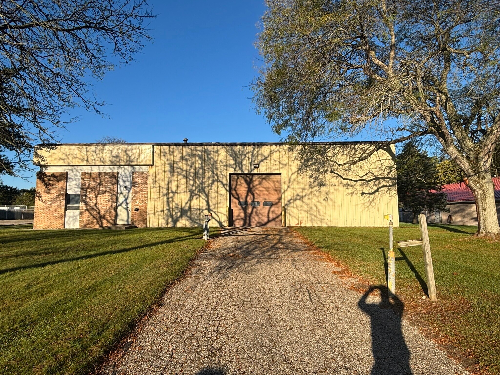 525 Industrial Park Dr, Hastings, MI for lease Primary Photo- Image 1 of 5