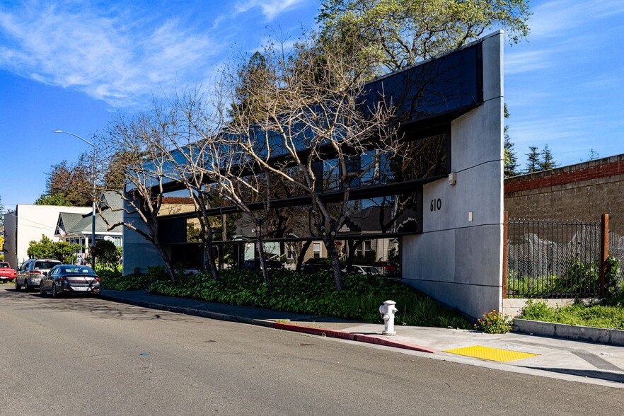 610 Davis St, Santa Rosa, CA for lease - Primary Photo - Image 1 of 38