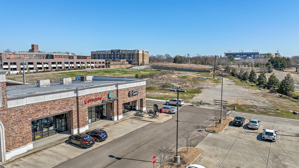 87 Cotton Mill Rd, Starkville, MS for lease - Building Photo - Image 2 of 4