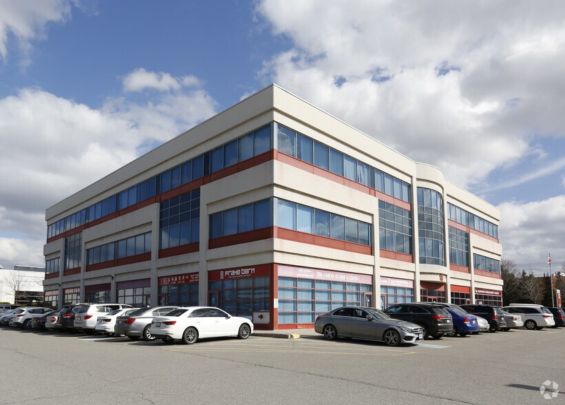 18 Crown Steel Dr, Markham, ON L3R 9X8 18 Crown Steel Dr, Markham, ON L3R 9X8