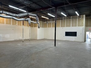 2734 W Kingsley Rd, Garland, TX for lease Interior Photo- Image 2 of 3