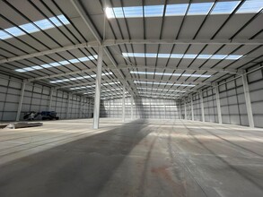 First Av, Doncaster for lease Interior Photo- Image 2 of 3