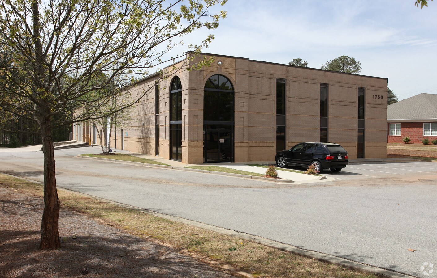 1750 Spectrum Dr, Lawrenceville, GA 30043