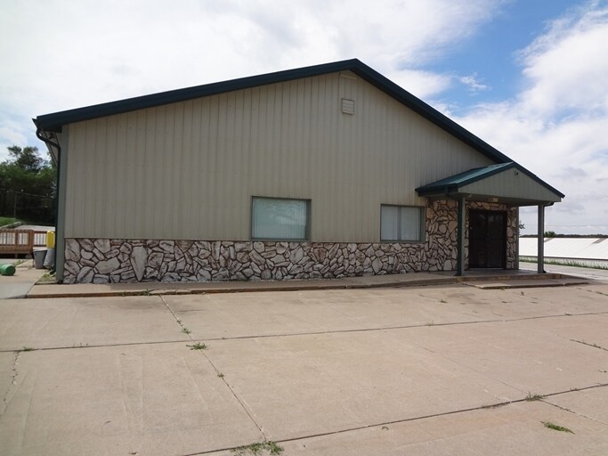 129 Harrison St, Oakland, IA 51560