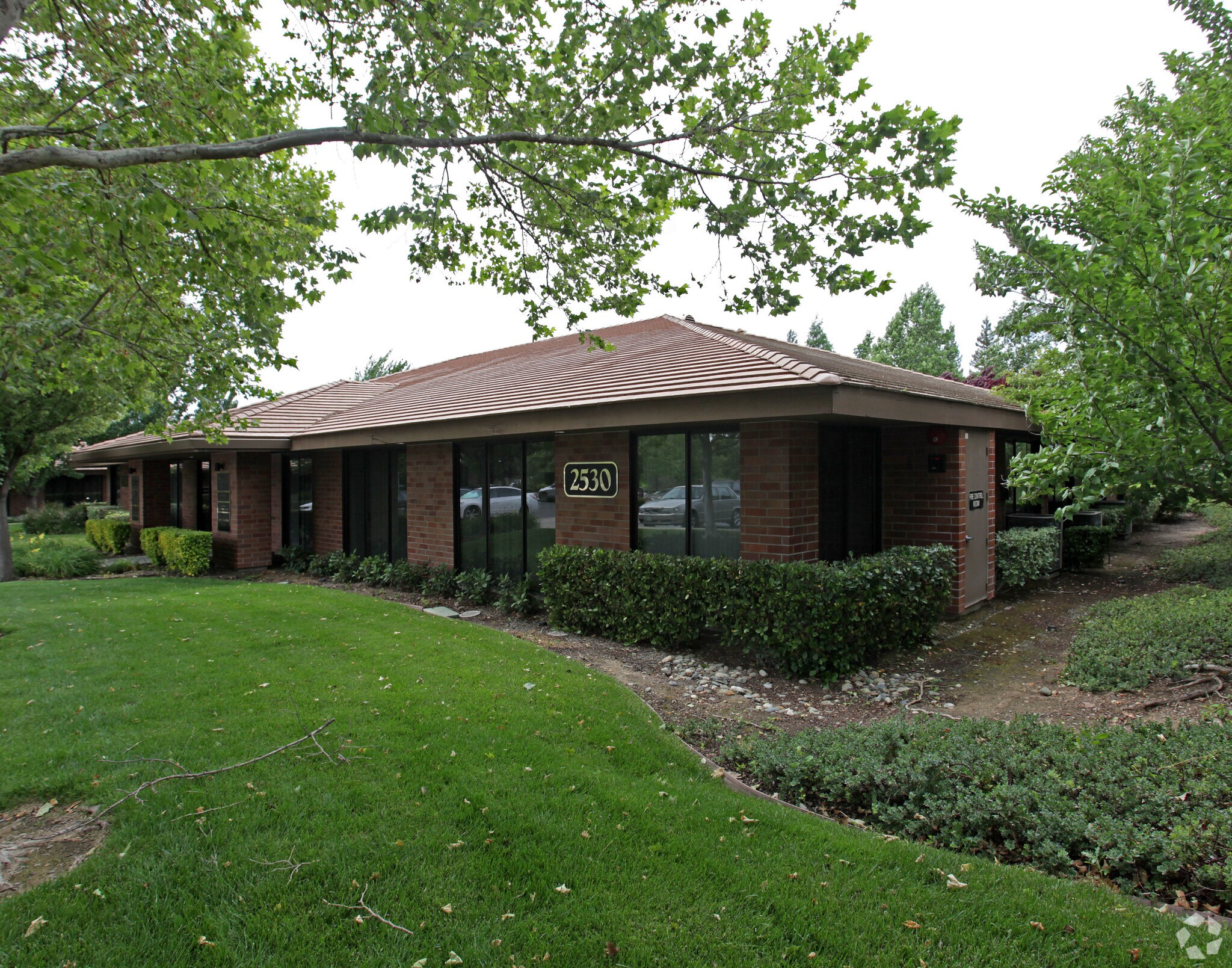 2530 Douglas Blvd, Roseville, CA for lease Primary Photo- Image 1 of 4