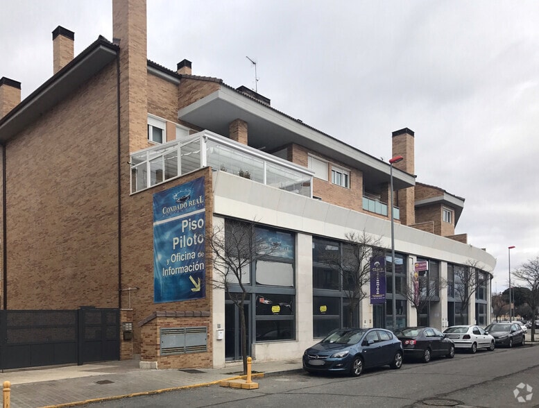 Retail in Ávila, Ávila for lease - Building Photo - Image 2 of 2