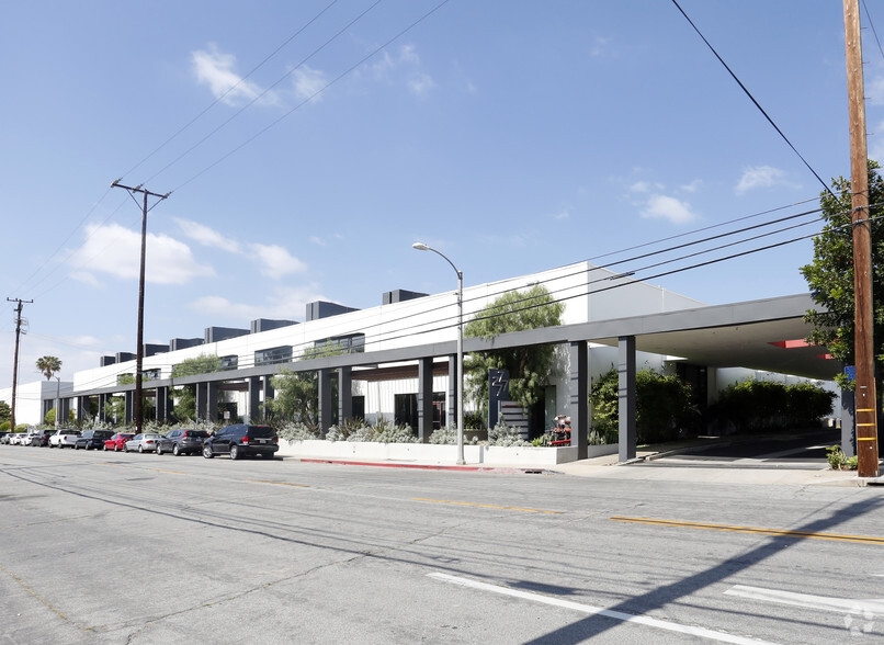 2777 N Ontario St, Burbank, CA for lease - Building Photo - Image 1 of 21