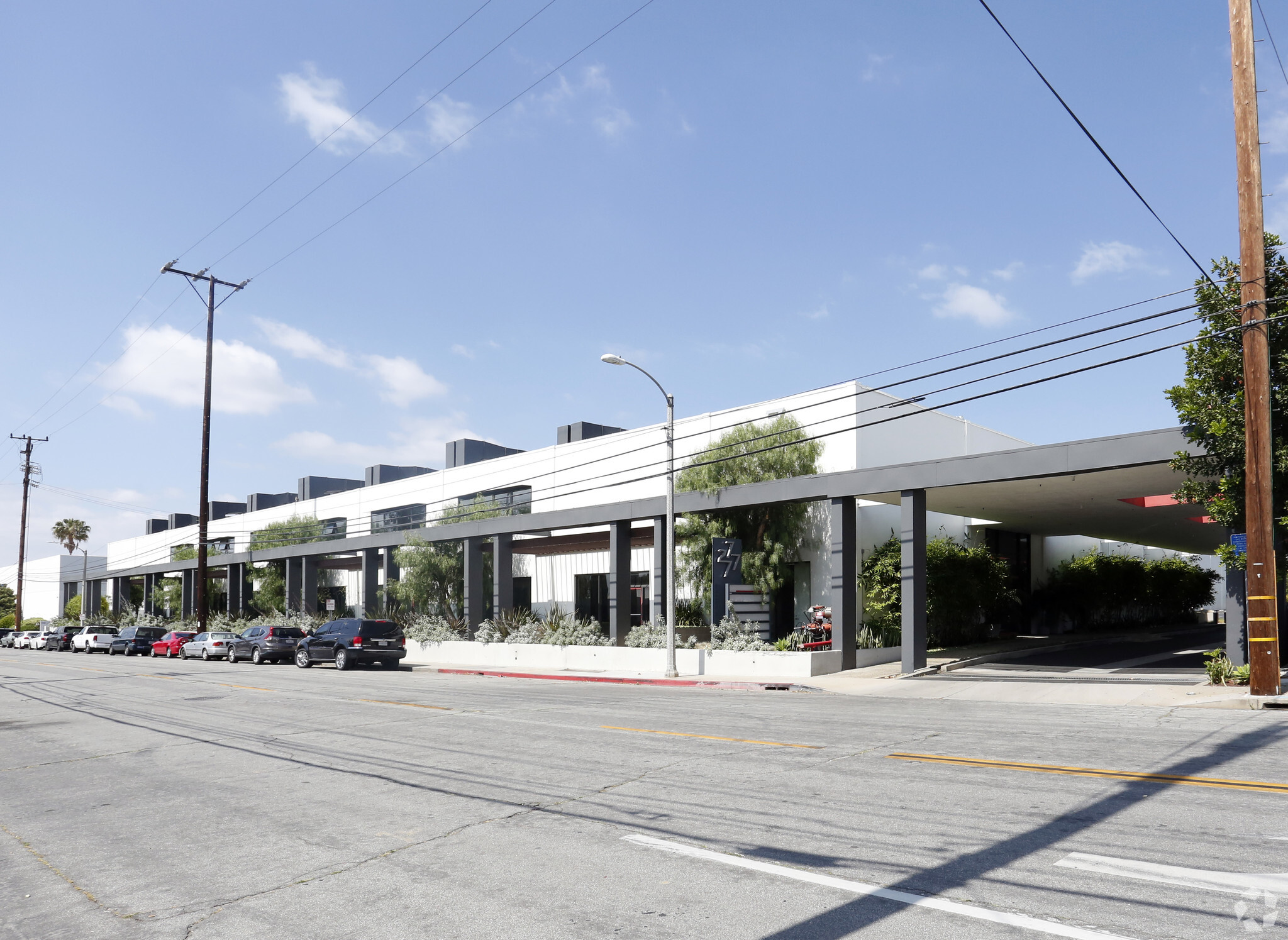 2777 N Ontario St, Burbank, CA for lease Building Photo- Image 1 of 22