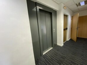 2 Rue Du 19 Mars 1962, Clichy for lease Interior Photo- Image 2 of 9