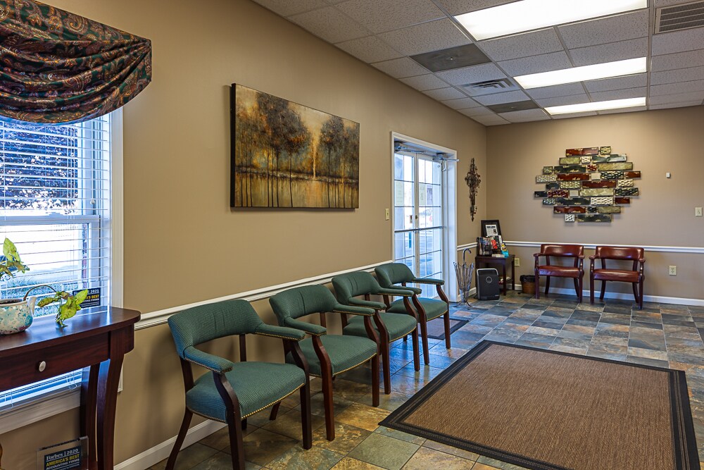 801-B Sunset Drive, Johnson City, TN for lease Interior Photo- Image 1 of 14
