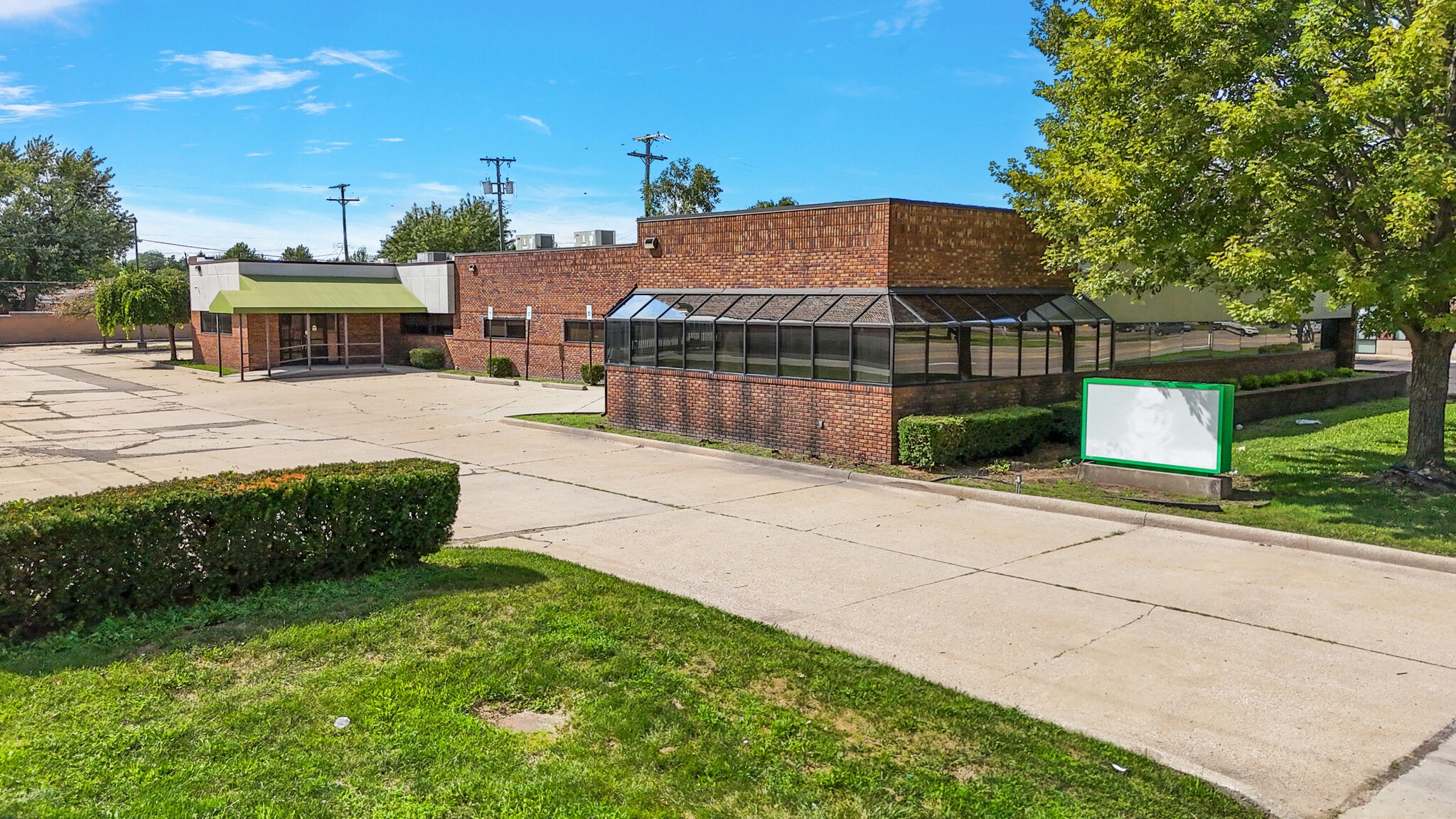 30713 Schoenherr Rd, Warren, MI for lease Building Photo- Image 1 of 4