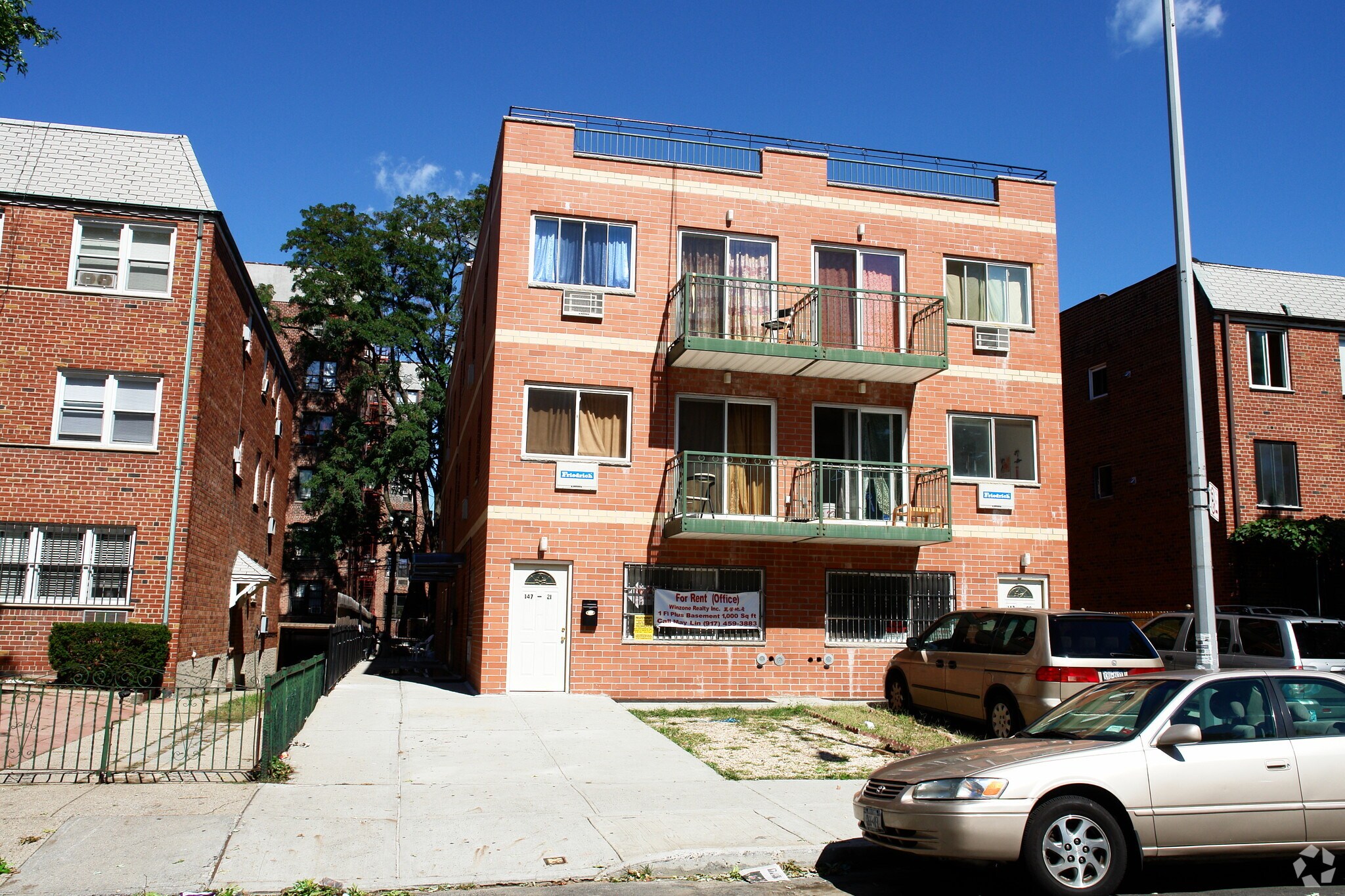 14721-14723 Barclay Ave, Flushing, NY for sale Primary Photo- Image 1 of 1