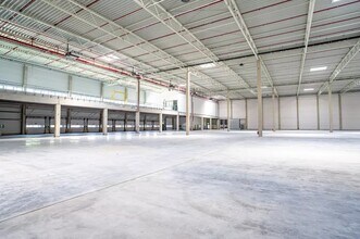  for lease Interior Photo- Image 2 of 7