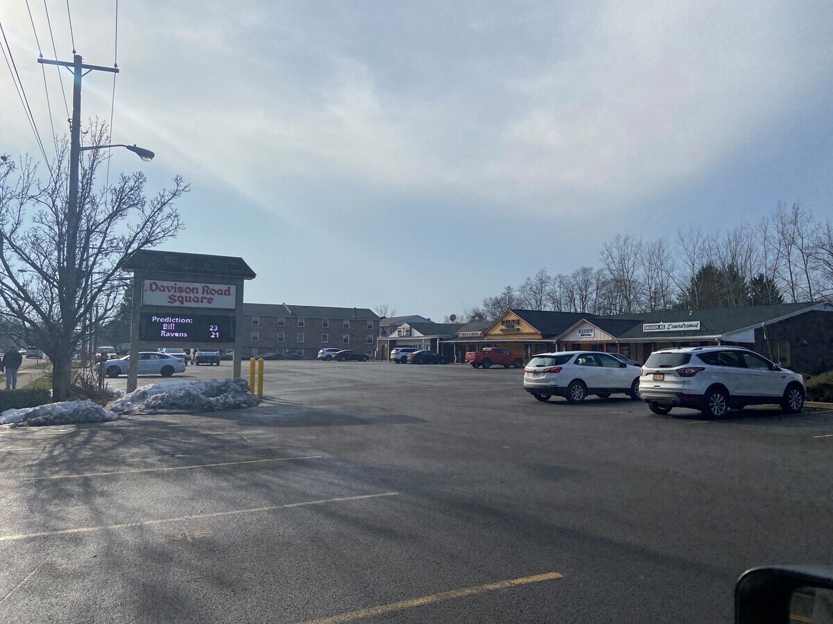 383 Davison Rd, Lockport, NY 14094