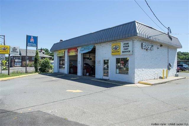 560 Albany Ave, Kingston, NY for sale - Building Photo - Image 1 of 1
