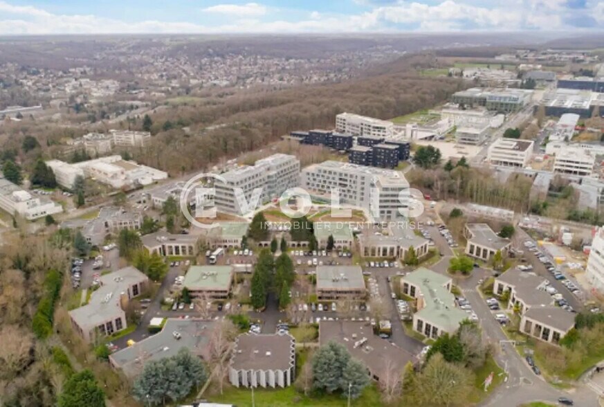 Office in Orsay for lease - Building Photo - Image 3 of 11