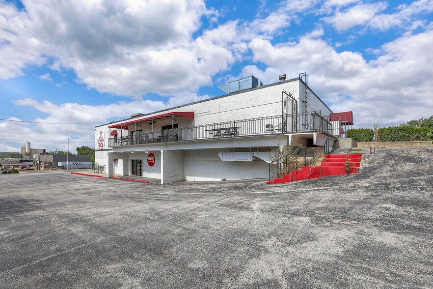 330 E 135th St, Kansas City, MO for sale - Building Photo - Image 3 of 93