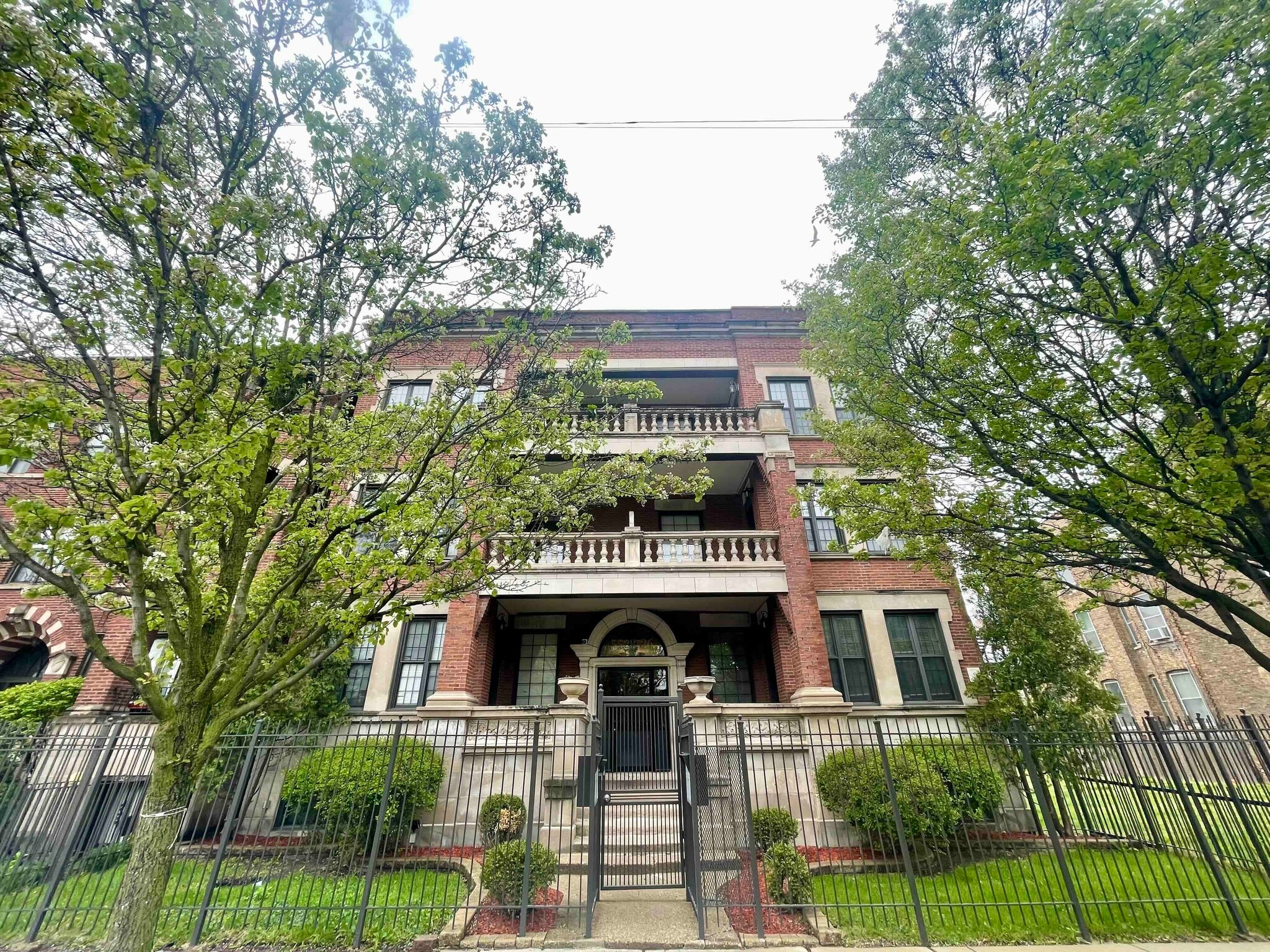 5526 S Indiana Ave, Chicago, IL for sale Building Photo- Image 1 of 19