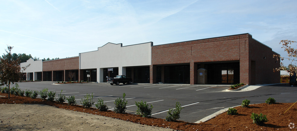 6310-6470 Rogers Rd, Rolesville, NC for lease - Building Photo - Image 3 of 5