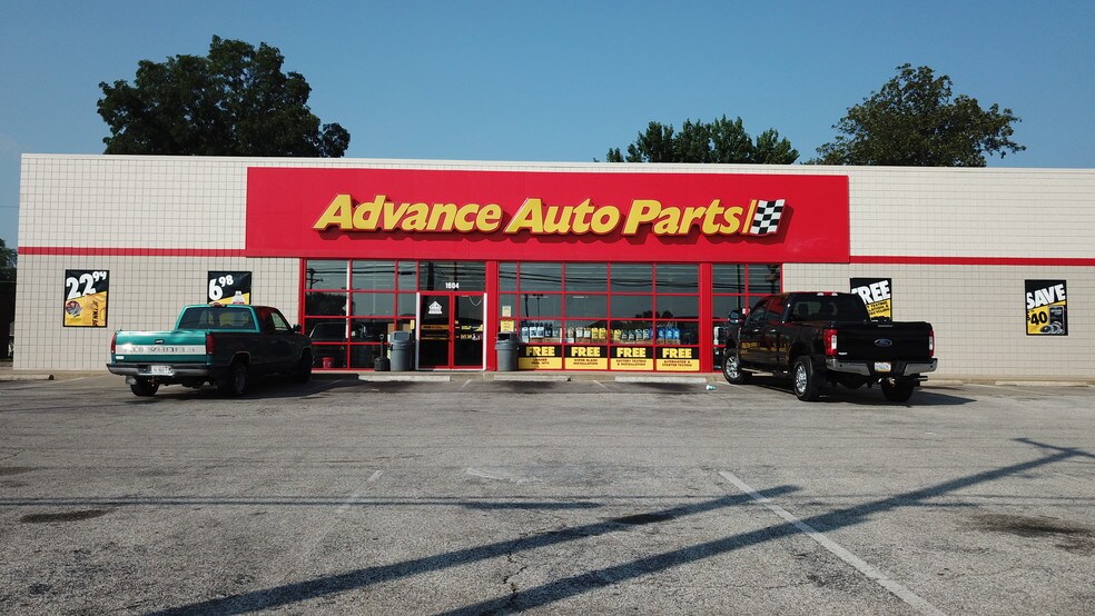 1604 Camp Jackson Rd, Cahokia, IL for sale - Building Photo - Image 1 of 1