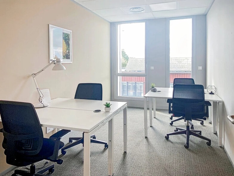 Office in for lease - Interior Photo - Image 1 of 10