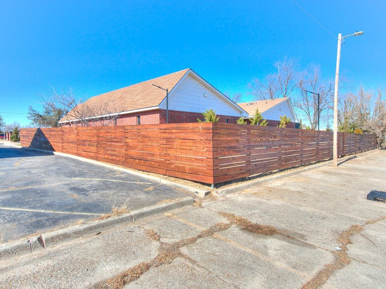 2820-2828 Linda Ln, Oklahoma City, OK for lease - Building Photo - Image 3 of 26