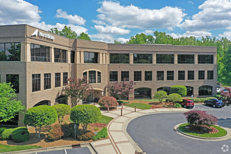 4100 Mendenhall Oaks Pky, High Point, NC for lease - Building Photo - Image 1 of 27