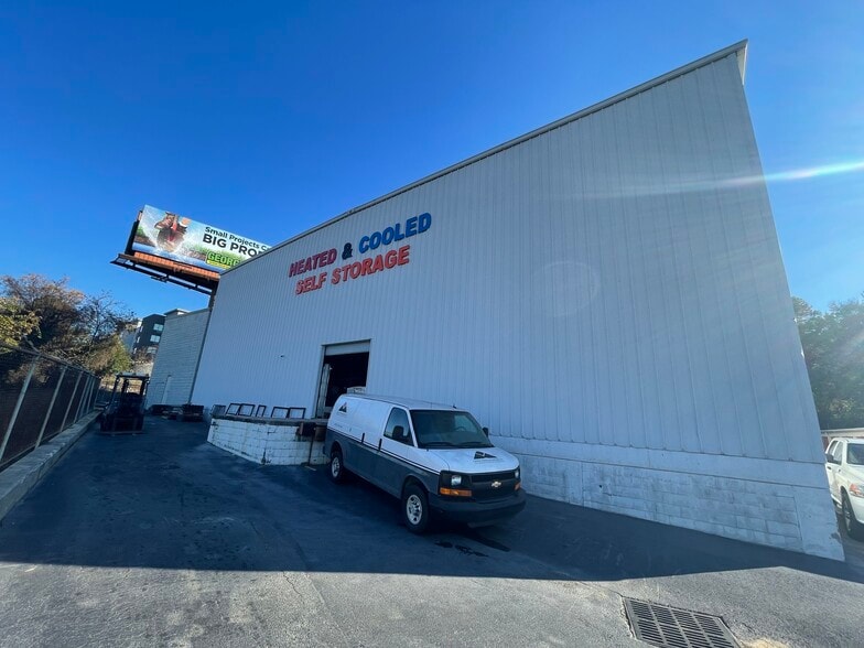 1955 Dove St, Macon-Bibb, GA for lease - Primary Photo - Image 1 of 17