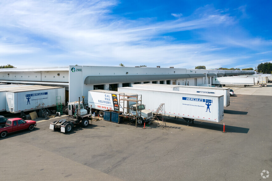 2960-2972 Alvarado St, San Leandro, CA for lease - Building Photo - Image 1 of 12